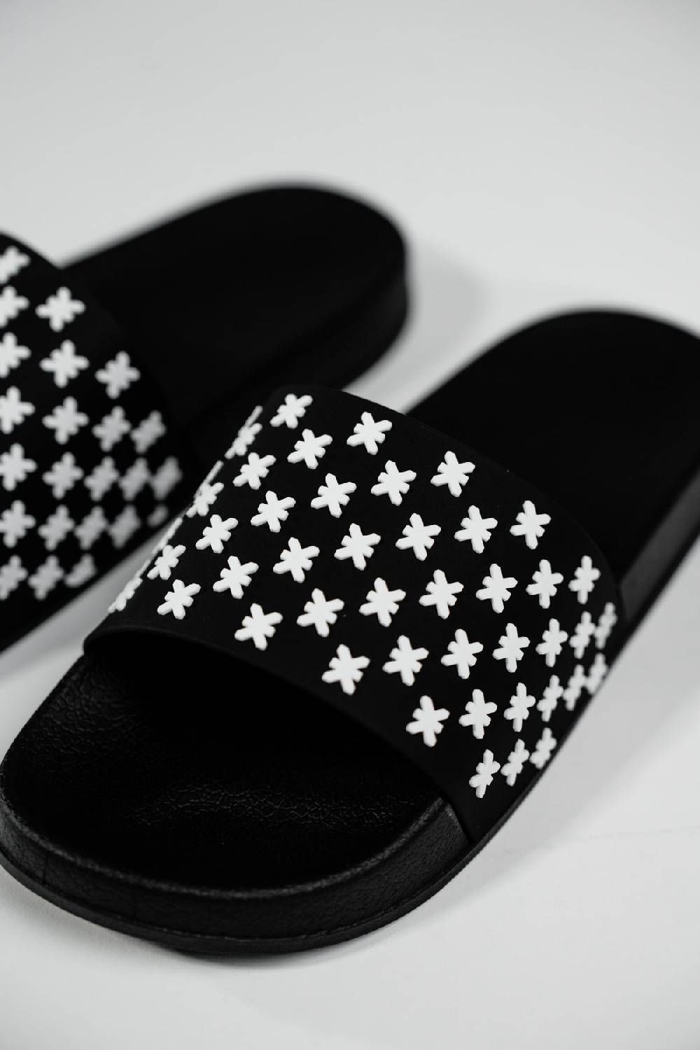 Karo Kauer Slipper Logo Bis zu 65% Rabatt