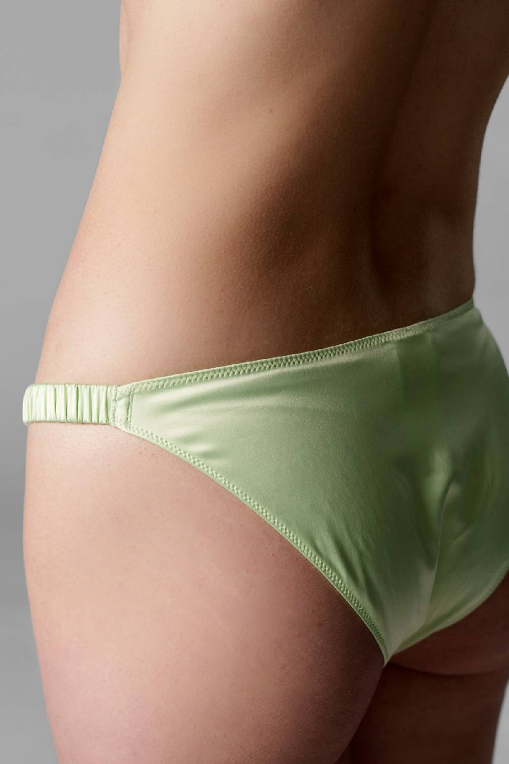 Karo Kauer Satin Slip Matcha Rabatte dieses Monats