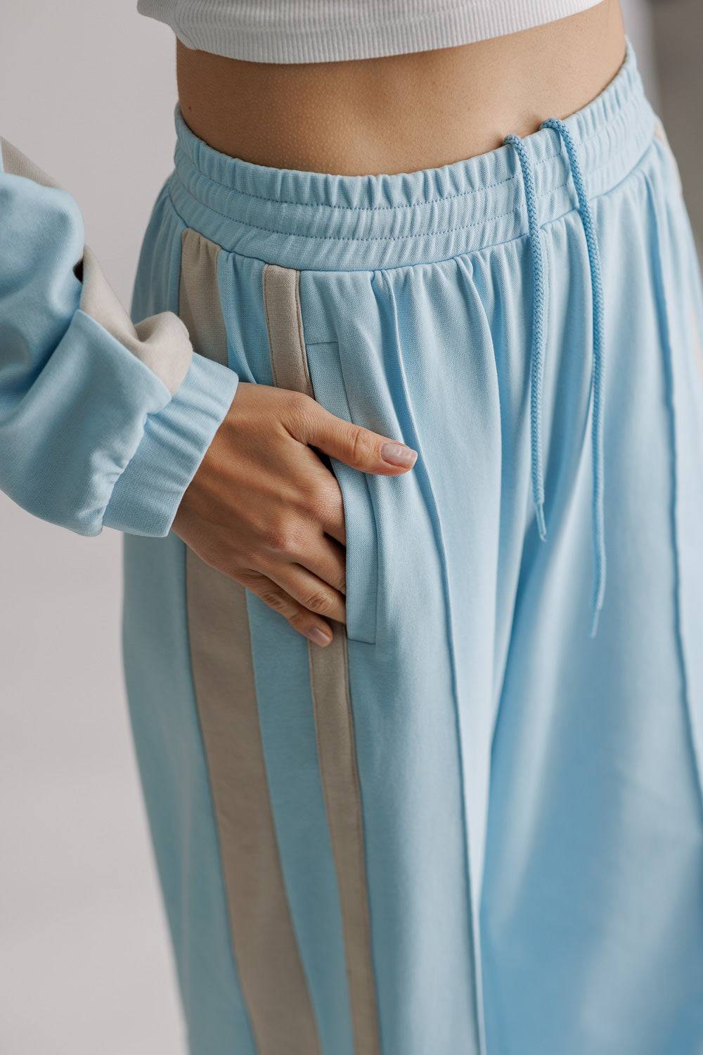 Karo Kauer Tracksuit Jersey Pants Light Blue Im Verkauf