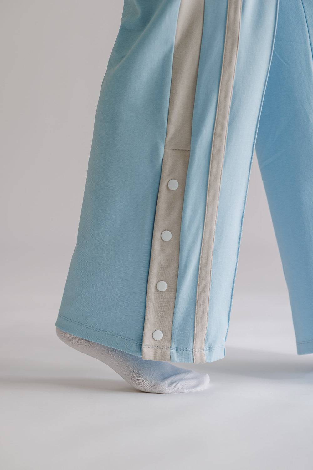 Karo Kauer Tracksuit Jersey Pants Light Blue Im Verkauf