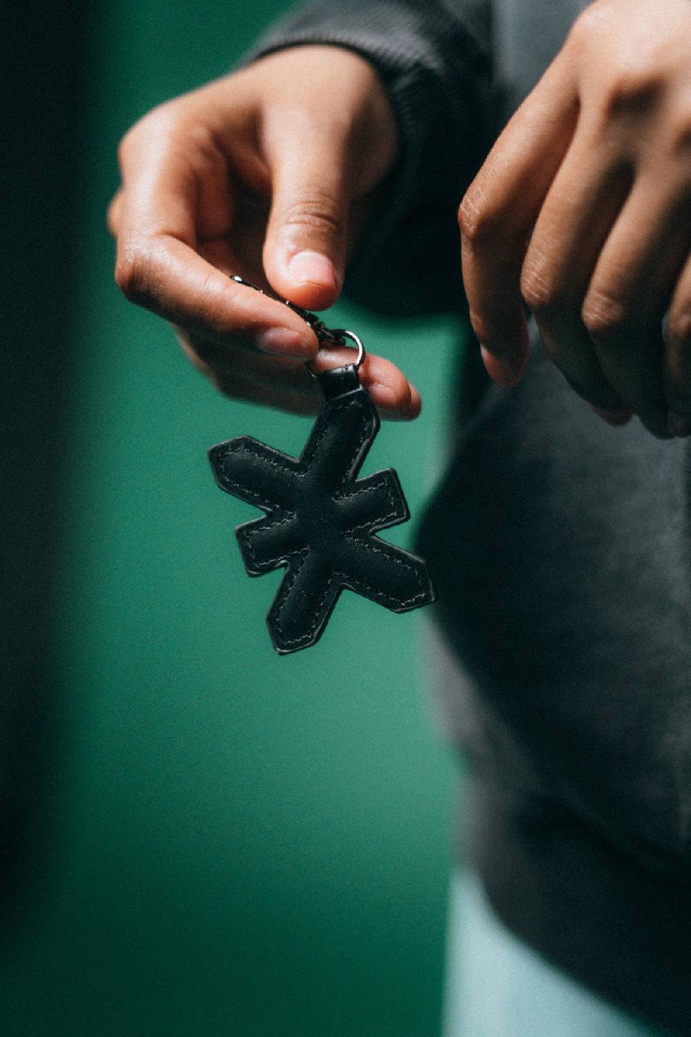 Karo Kauer Puffer Charm Logo Outlet