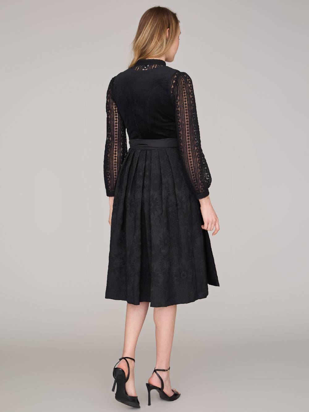 Limberry Schwarzes Dirndl mit Knöpfen - GEORGINA ANTIQUE BLACK Osterangebot