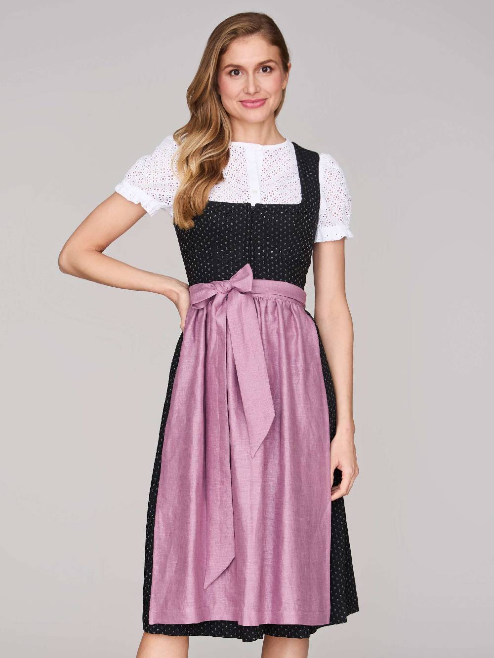 Limberry Schwarzes Dirndl mit Streublumen - VERA BLACK Kostenlose Rückgabe