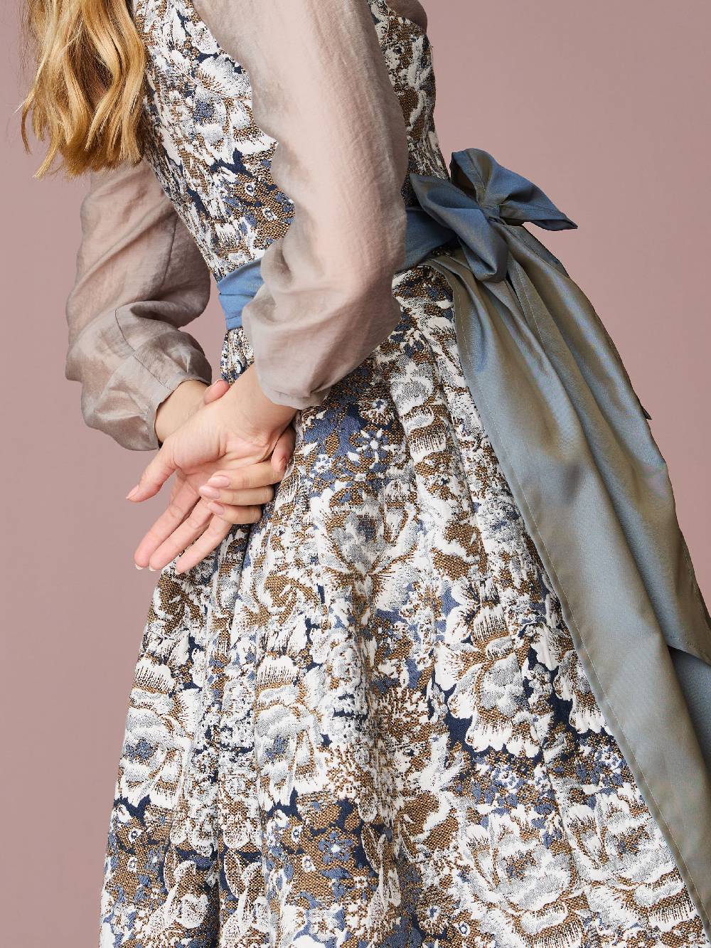 Limberry Dirndl mit floralem Allover Muster - ANNELIE BLUE FLOWER Rabatte dieses Monats