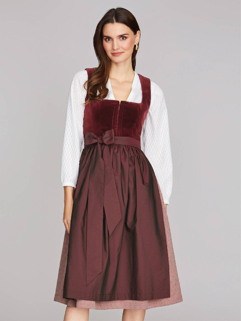 Limberry Langärmlige Dirndlbluse mit V-Ausschnitt - NILA Blitzangebot