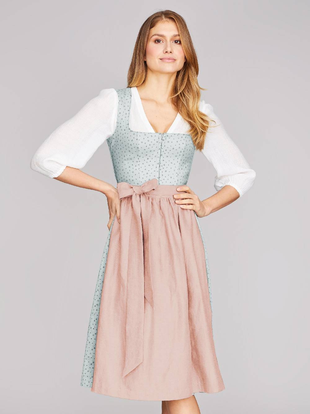 Limberry Hellblaues Waschdirndl mit Streublumen - OPHELIA SAGE GREEN Rabatte dieses Monats