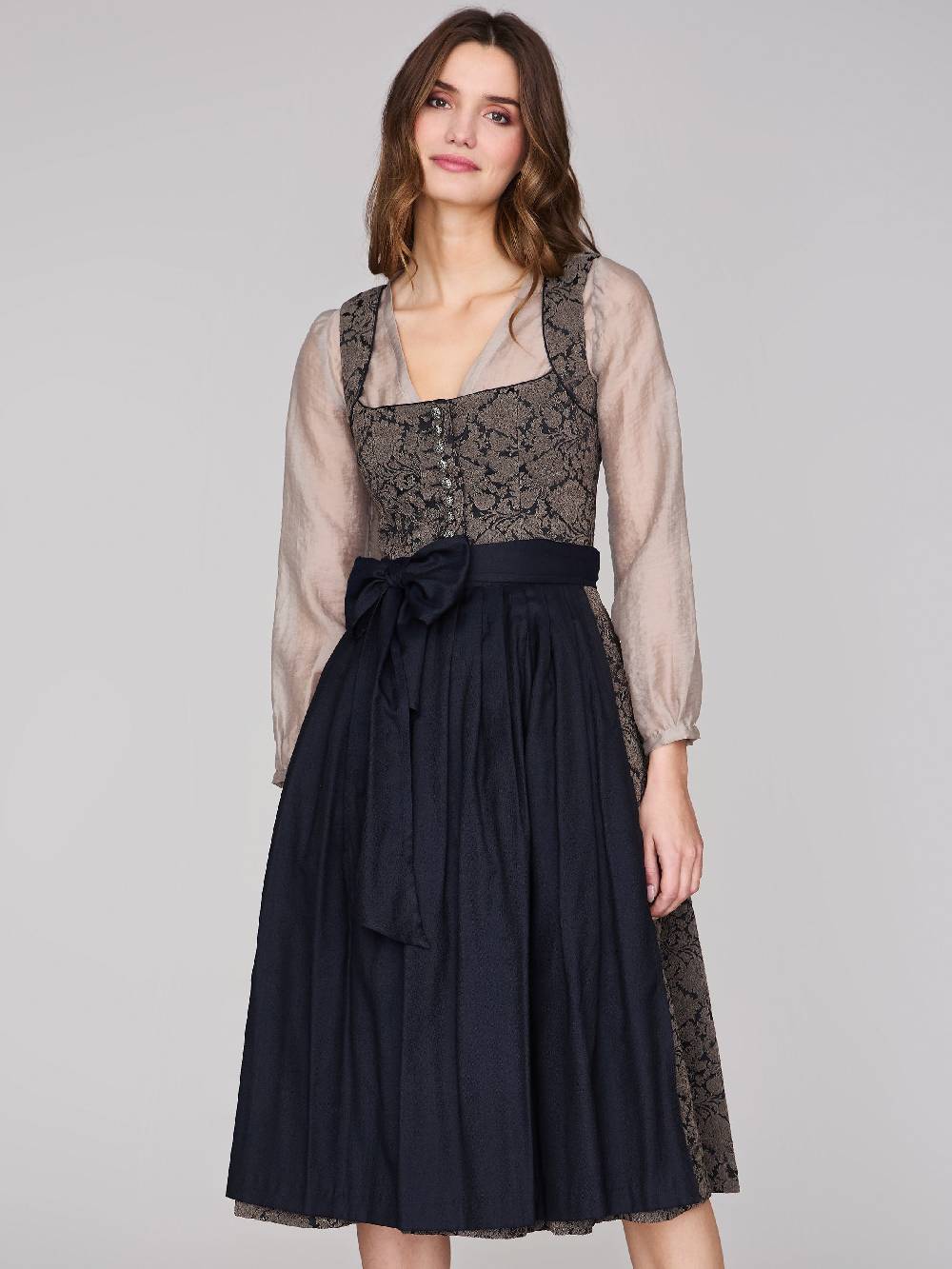 Limberry Braune Langarm-Dirndlbluse - HARPER SCHLAMM im Angebot