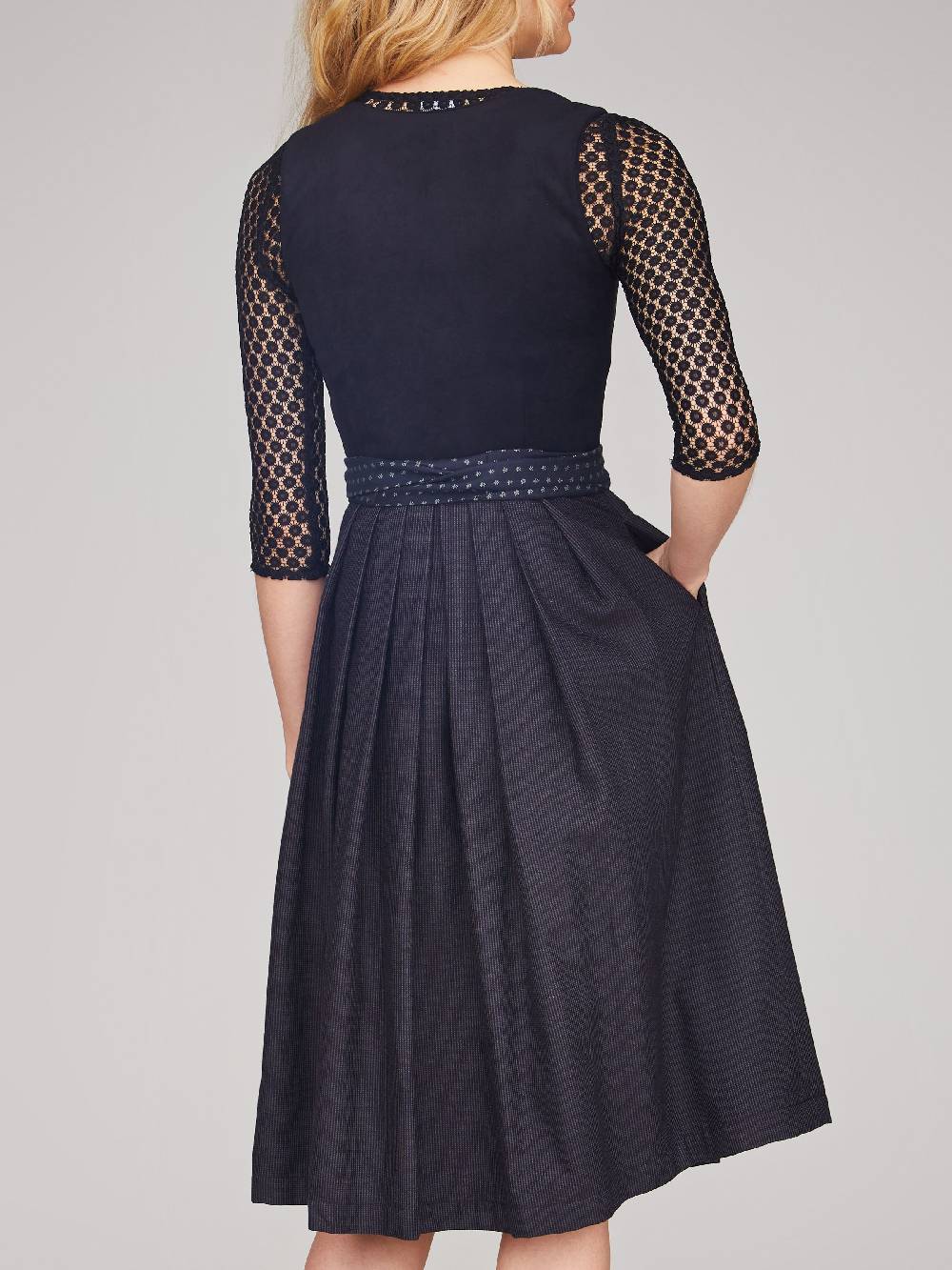 Limberry Schwarzes Dirndl mit Samt-Mieder - LAYLA BLACK Neuheiten