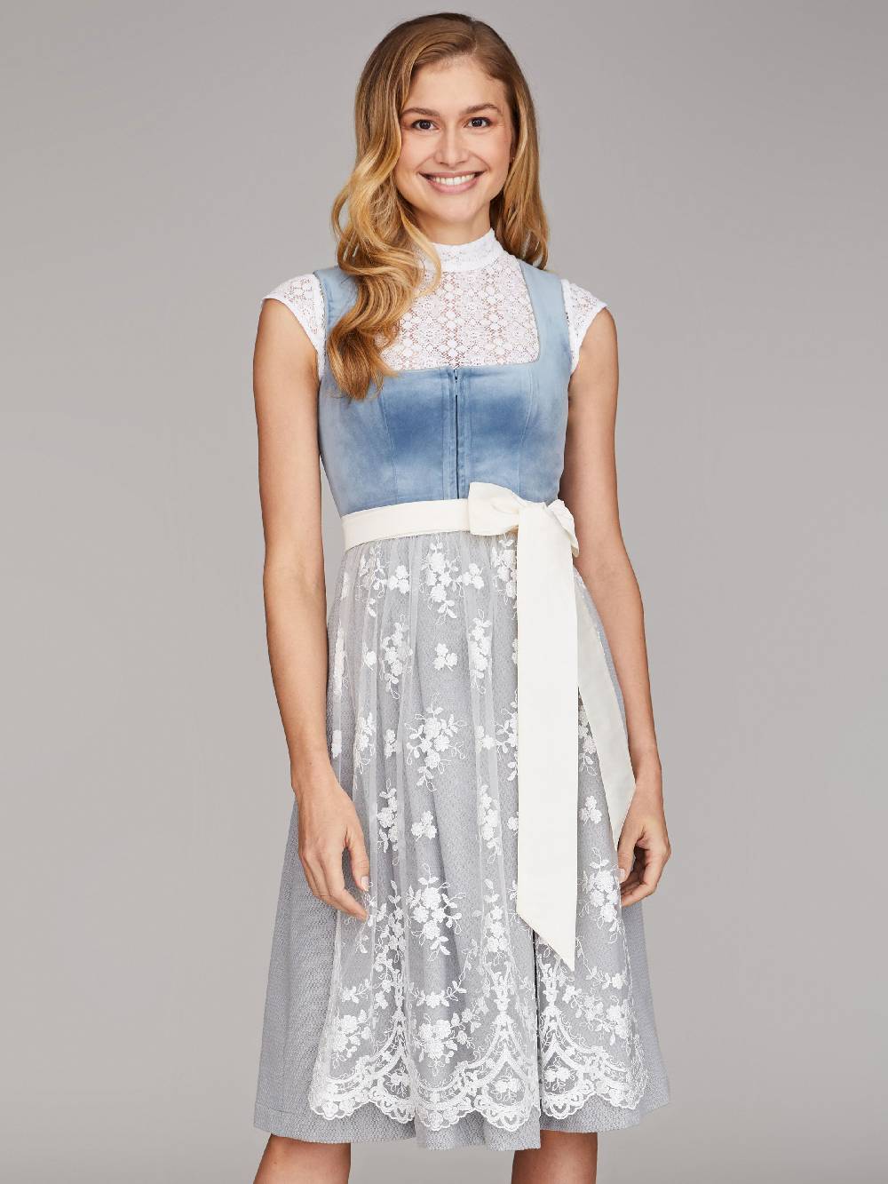 Limberry Mittelblaues Samtdirndl - RUTH VELVET BLUE im Angebot