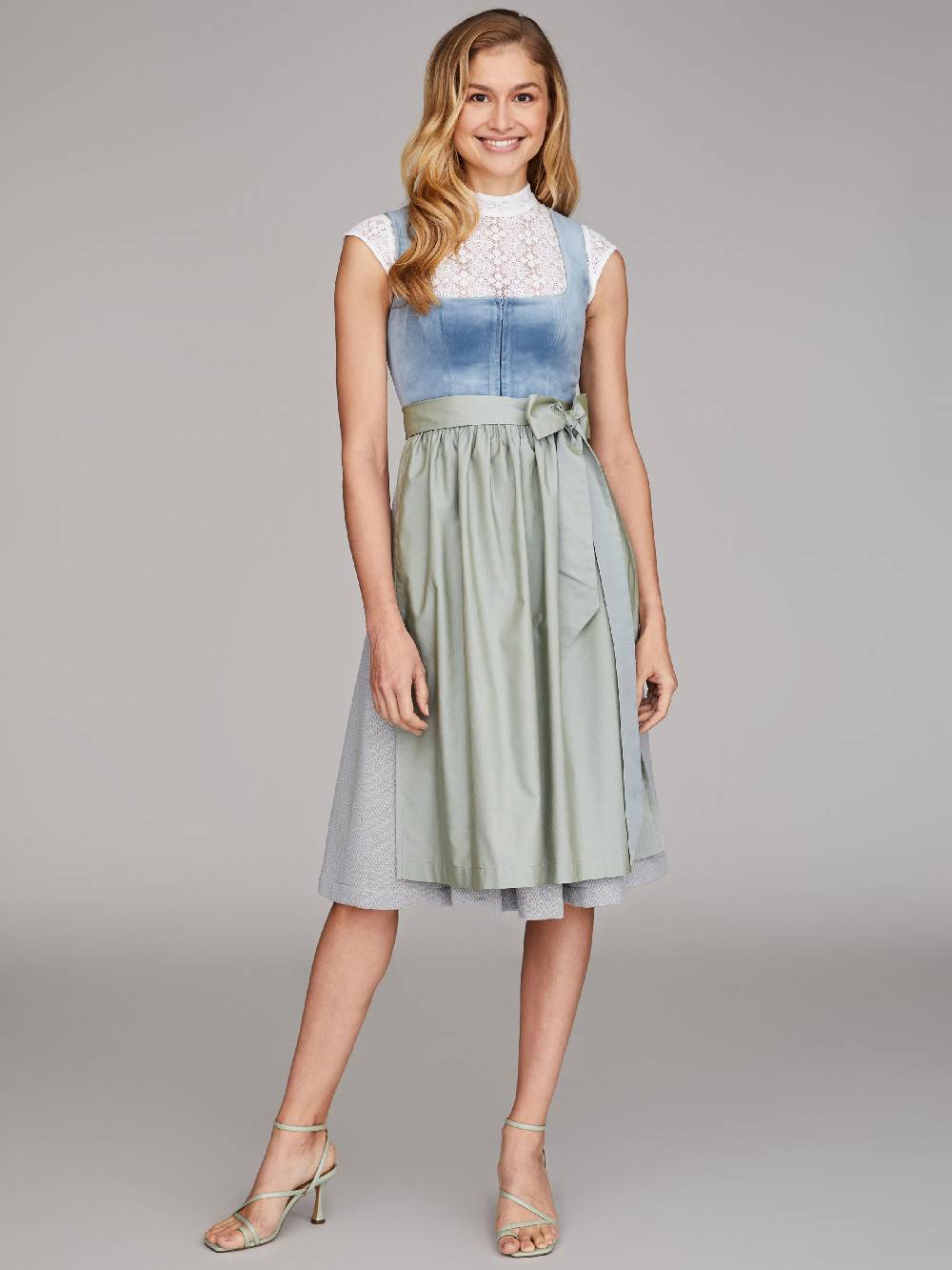 Limberry Mittelblaues Samtdirndl - RUTH VELVET BLUE im Angebot