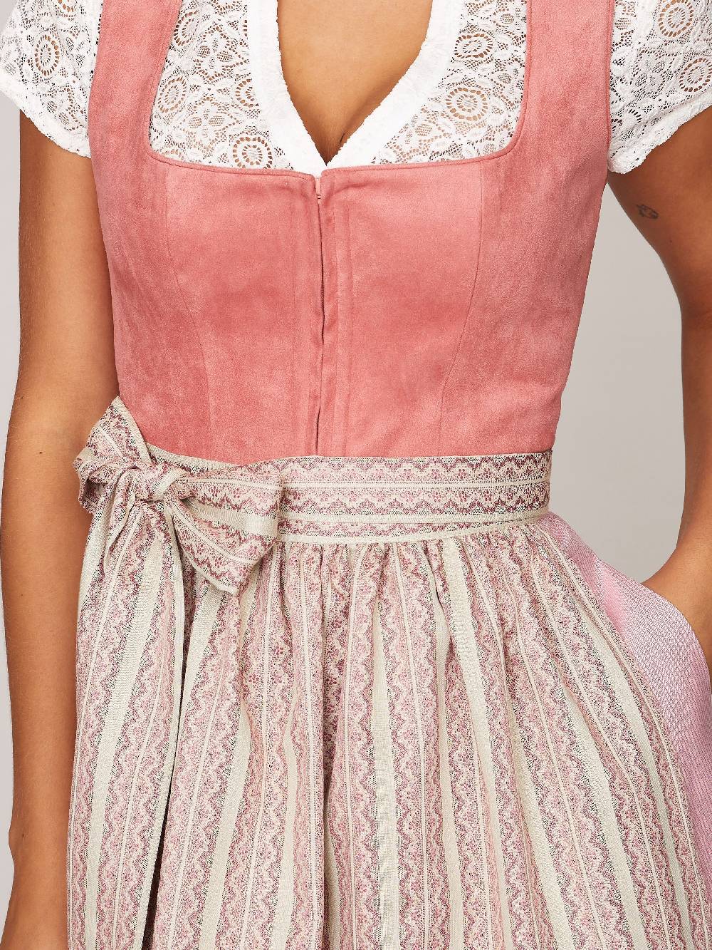 Limberry Weiße Dirndlbluse mit Blumen-Kreis-Spitze - KRISTINA Fabrikverkauf
