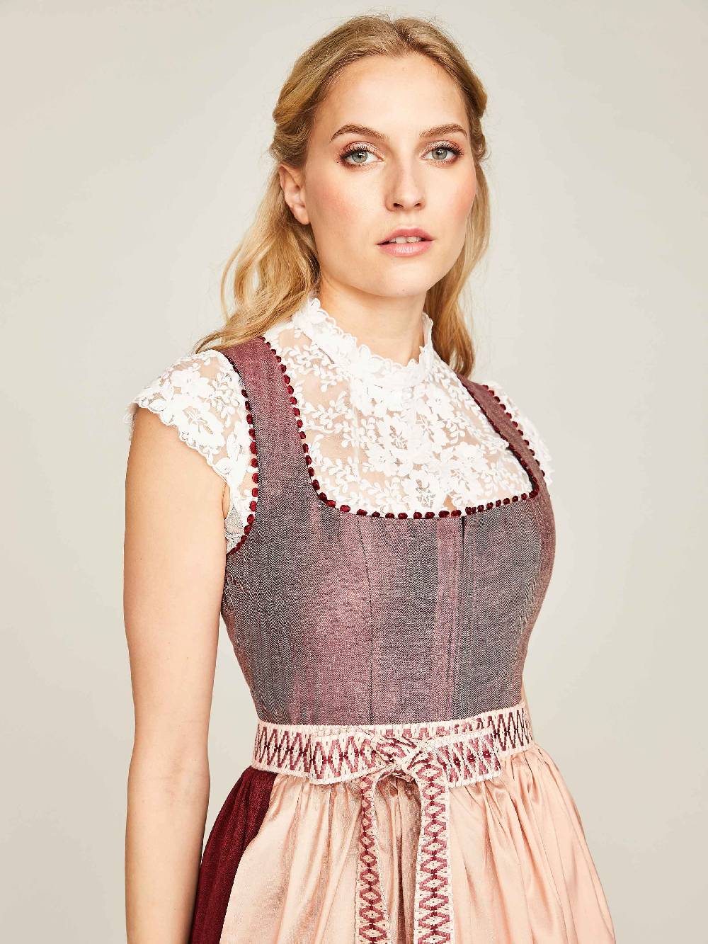 Limberry Leinen-Dirndl in Beere - CASABLANCA BEERE Online Shopping