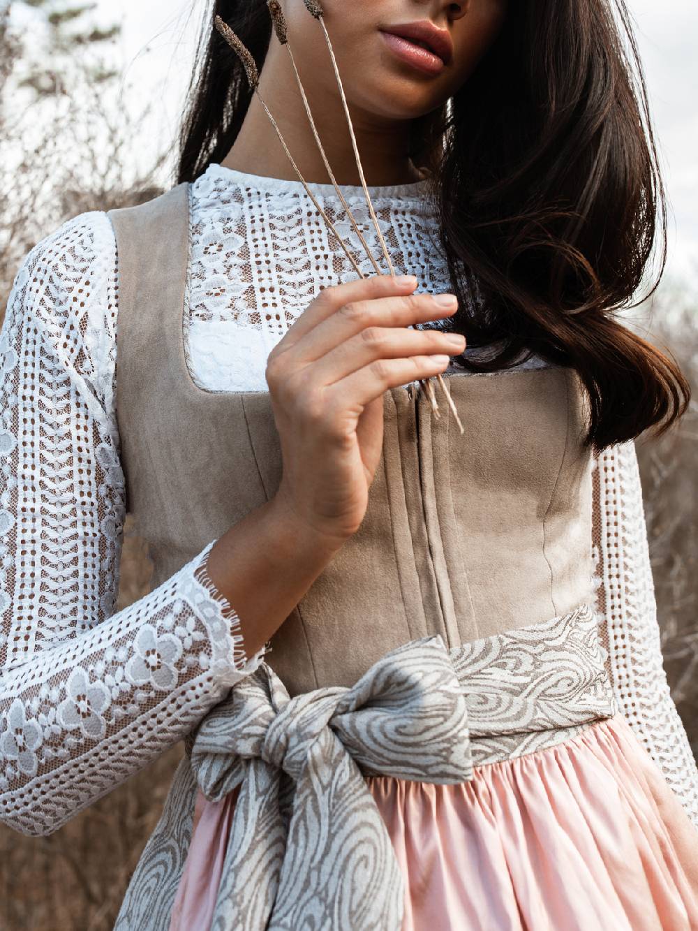 Limberry Hochgeschlossene Spitzen Dirndlbluse - ANEMONE WEISS Online Outlet