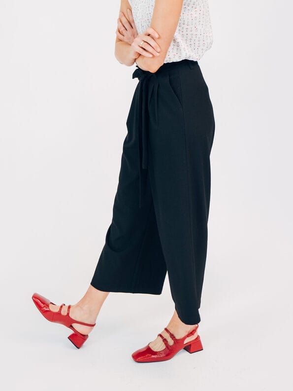 Mademoiselle YéYé Bundfaltenhose mit verkürztem Bein und Bindeband Super Rabatt