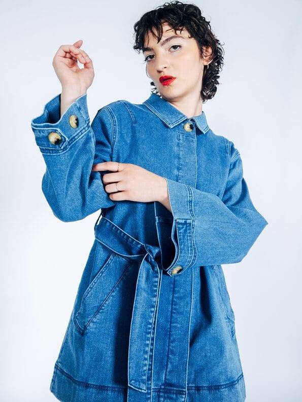Mademoiselle YéYé Jeans Kurzmantel im Trenchstil mit weiten Ärmeln aus Bio-Baumwolle Blitzangebot