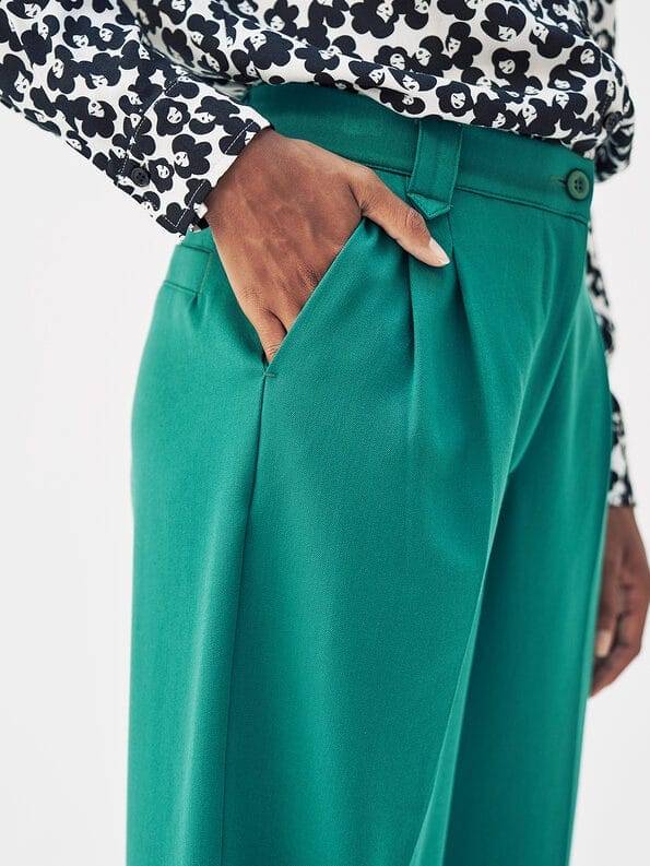 Mademoiselle YéYé Bundfaltenhose mit weitem Bein aus Gabardine Riesige Rabatte