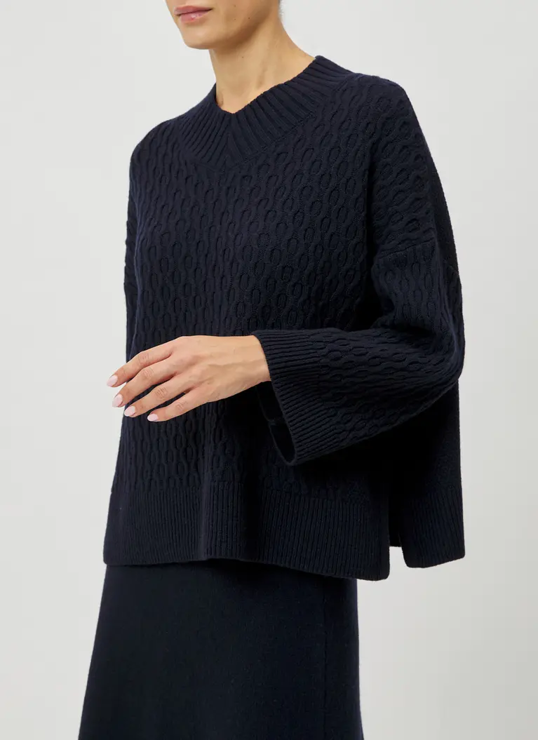 Maerz Muenchen V-Ausschnitt Pullover100% SchurwolleArt. Nr. 347700-399 Heißer Verkauf