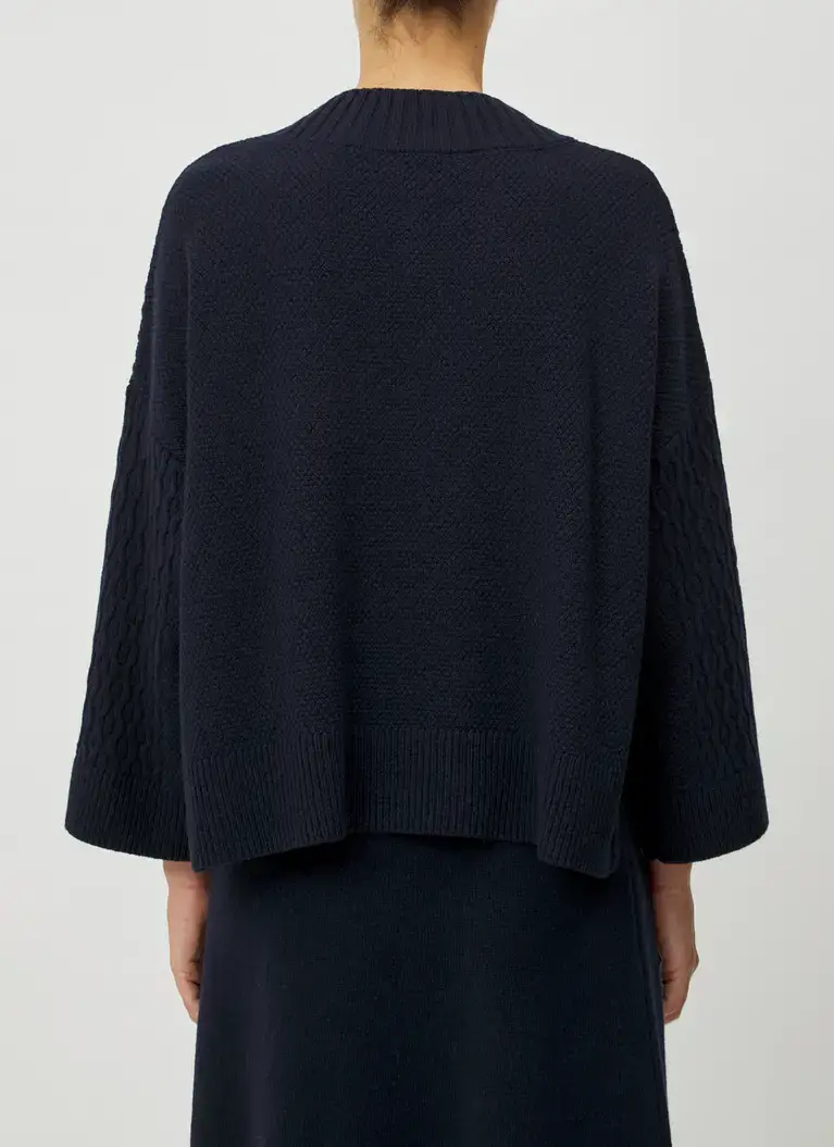 Maerz Muenchen V-Ausschnitt Pullover100% SchurwolleArt. Nr. 347700-399 Heißer Verkauf