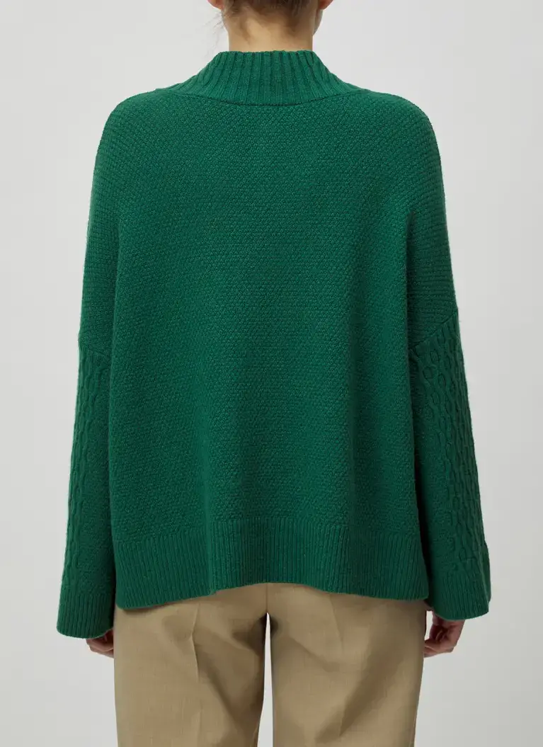 Maerz Muenchen V-Ausschnitt Pullover100% SchurwolleArt. Nr. 347700-285 Neueste Mode