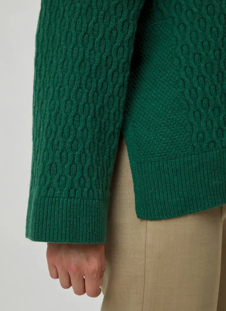 Maerz Muenchen V-Ausschnitt Pullover100% SchurwolleArt. Nr. 347700-285 Neueste Mode