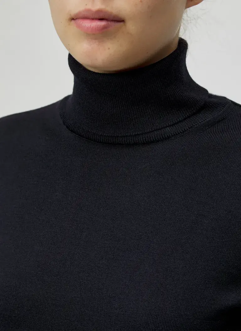 Maerz Muenchen Rollkragenpullover100% MerinowolleArt. Nr. 301600-399 Muttertagsangebot