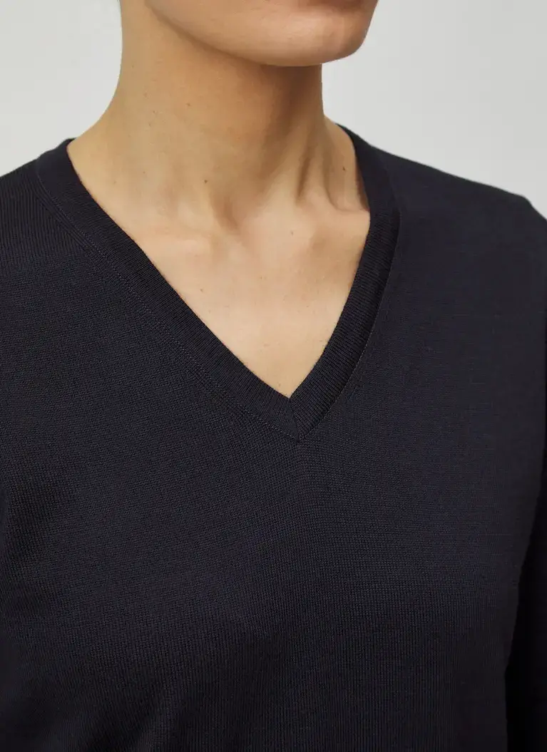 Maerz Muenchen V-Ausschnitt Pullover100% MerinowolleArt. Nr. 300000-399 Heißer Verkauf