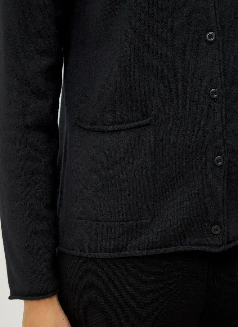 Maerz Muenchen Strickjacke100% Geelong-WolleArt. Nr. 244000-595 2025