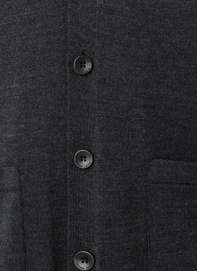 Maerz Muenchen Strick Cardigan100% MerinowolleArt. Nr. 581000-591 Top Angebot