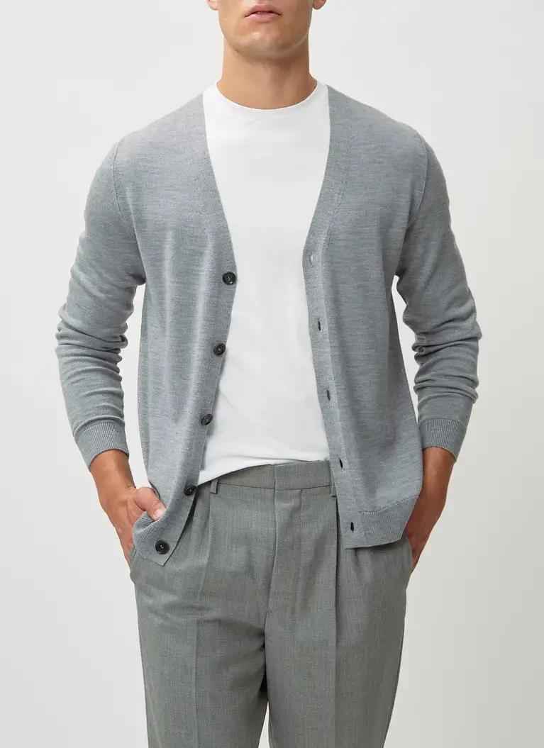 Maerz Muenchen Strickjacke100% MerinowolleArt. Nr. 520700-536 Wochenangebot
