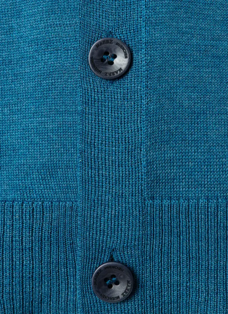 Maerz Muenchen Strickjacke100% MerinowolleArt. Nr. 590800-841 Vierteljährliche Förderung