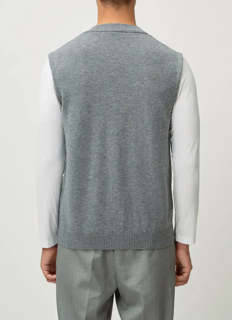 Maerz Muenchen Strickweste100% Geelong-WolleArt. Nr. 553600-544 im Angebot
