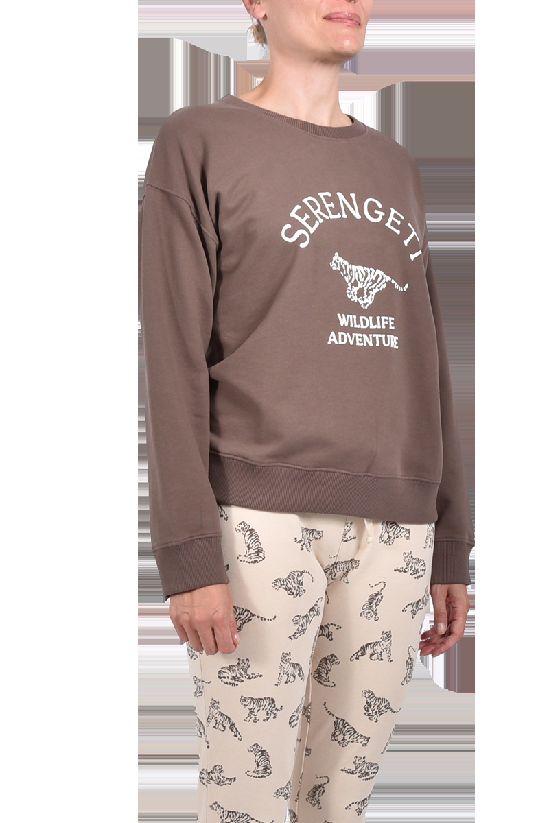 JUVIA Emmy Fleece Sweater mit Frontprint "Serengeti" von JUVIA Große Rabatte