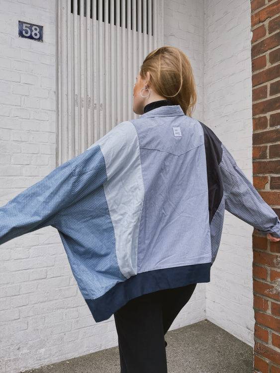 ﻿Nonoi Studio Blouson // Dunkelblau // Onesize Begrenztes Angebot
