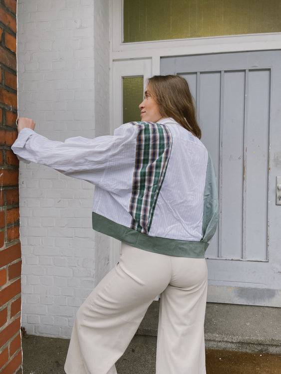 Nonoi Studio Blouson // Salbeigrün // Onesize Exklusivangebot