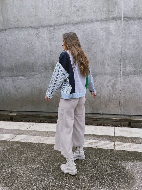 Nonoi Studio Blouson // Grün + Hellblau // Onesize Saisonschlussverkauf