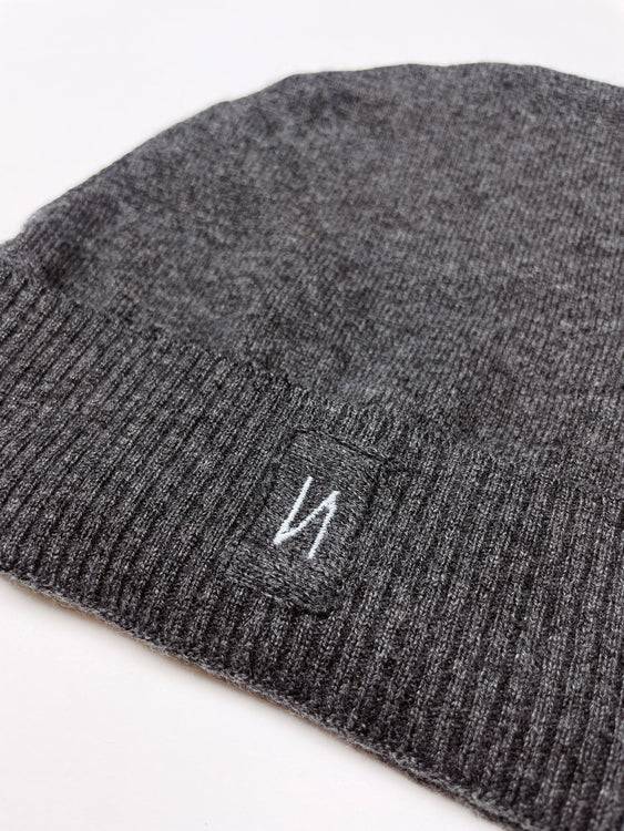 Nonoi Studio MÜTZE GRAU "TOKYO" AUS KASCHMIR // UNISEX Meist gekauft