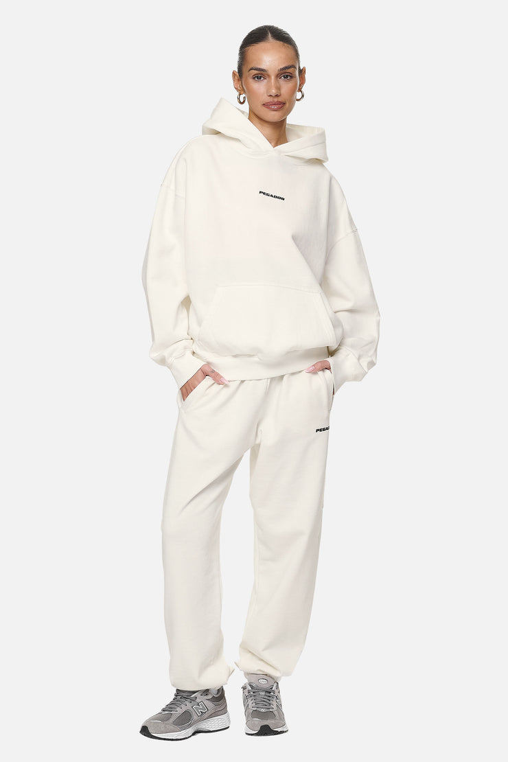 Pegador Clarita Logo Oversized Hoodie Washed Coconut Milk Black Gum Begrenzt auf 3 Tage
