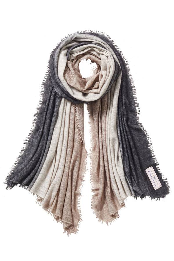 Pur Schoen Schal ombre black forest