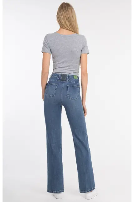 Recover Pants Flared-Jeans Tanja in LIGHT DENIM BLUE Artikelnummer REC-13406-01-4238-138 Wochenangebot