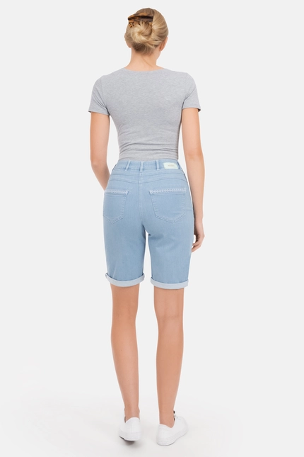 Recover Pants Carla, Relaxed-Fit-Bermuda mit Bordürenstickerei in BLEACHED Artikelnummer REC-13392-4238-106 Online