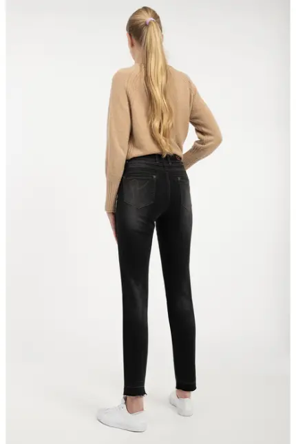 Recover Pants Slim-Fit-Jeans Alba in BLACK/ BLACK Artikelnummer REC-13343-01-4325-990 Lagerräumung