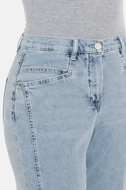 Recover Pants Conny, Relaxed-Fit Jeans mit raffiniertem Saum in bleached Artikelnummer REC-13389-01-4279-148 Online Outlet