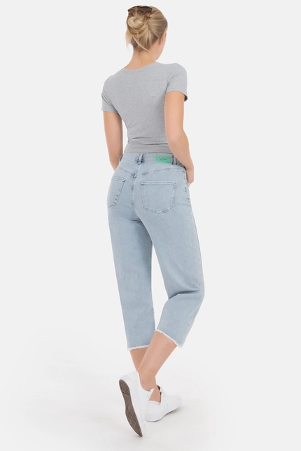 Recover Pants Conny, Relaxed-Fit Jeans mit raffiniertem Saum in bleached Artikelnummer REC-13389-01-4279-148 Online Outlet