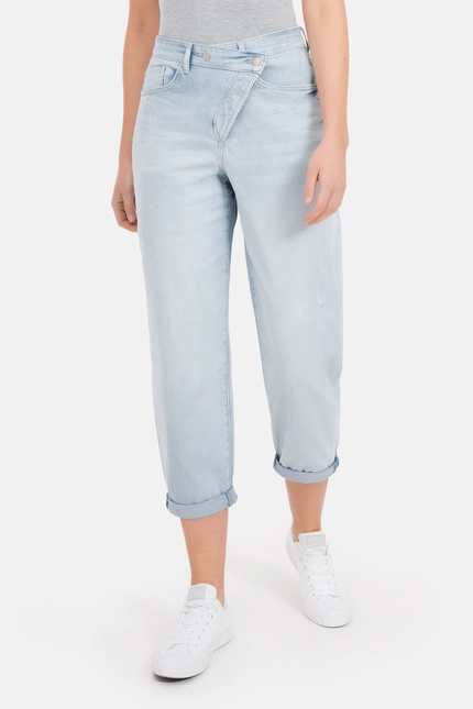 Recover Pants Gianna, Relaxed-Fit Jeans mit raffiniertem Verschluß in bleached Artikelnummer REC-13388-4279-103 Zeitlich begrenztes Angebot