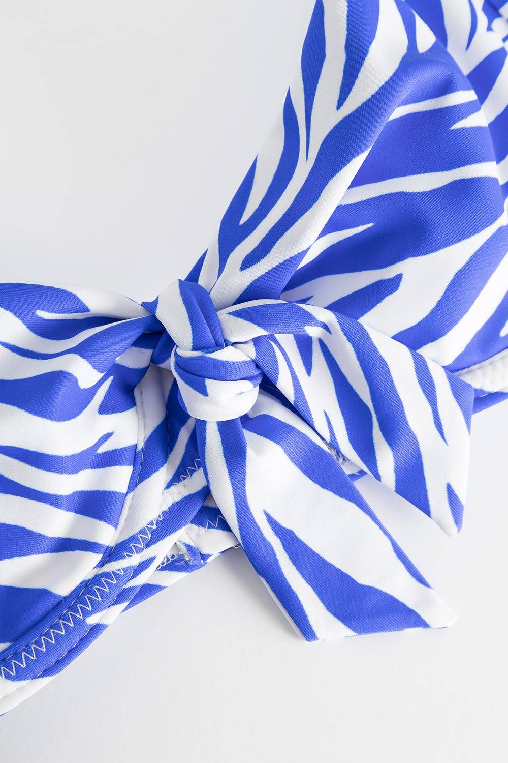 Rösch Bikini-Oberteil im modernen Zebradruck Blau-Weiß Meist gekauft