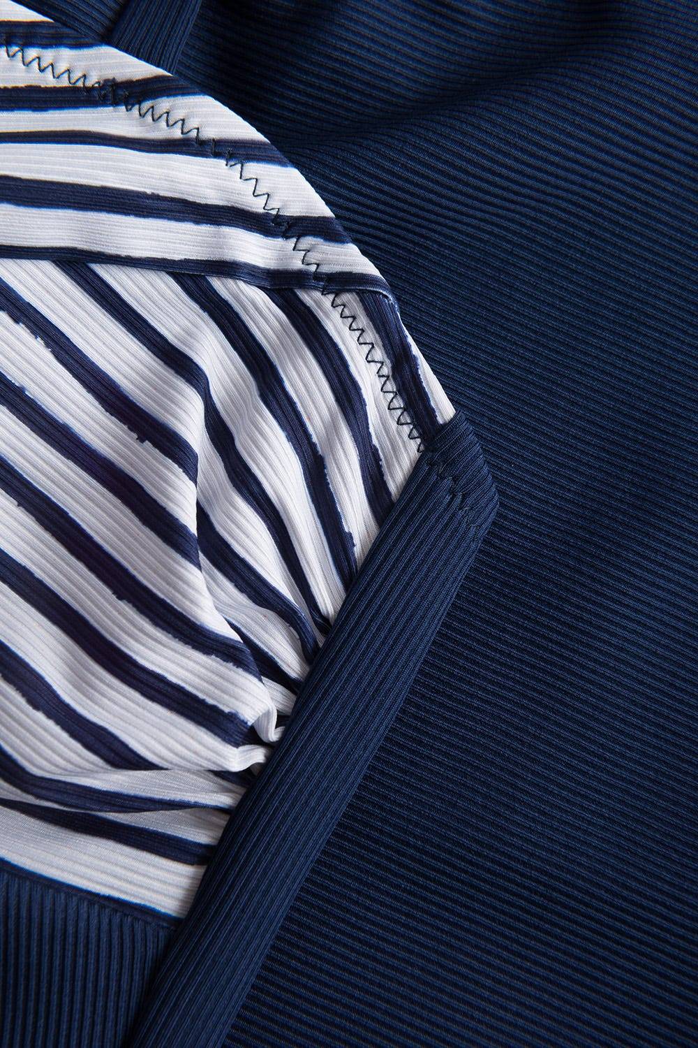 Rösch Bandeau Badeanzug mit gestreifter Blende Ripp recyceltes Polyester/Elasthan 2025