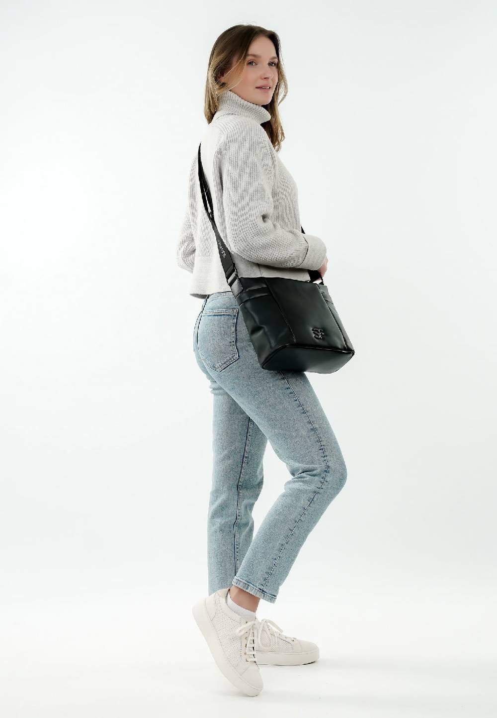 Suri Frey Umhängetasche Baggy mittel Fabrik Onlineshop